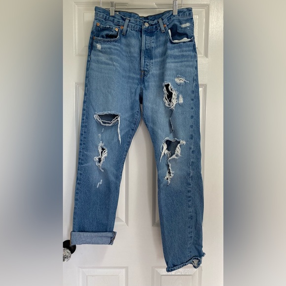Women’s Levi’s 501 Distressed Jeans - Picture 2 of 9